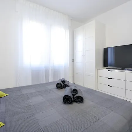 Virgo - Italian Homing Apartment *