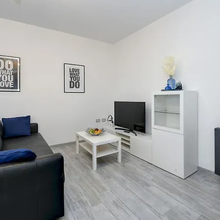 Virgo - Italian Homing Apartment