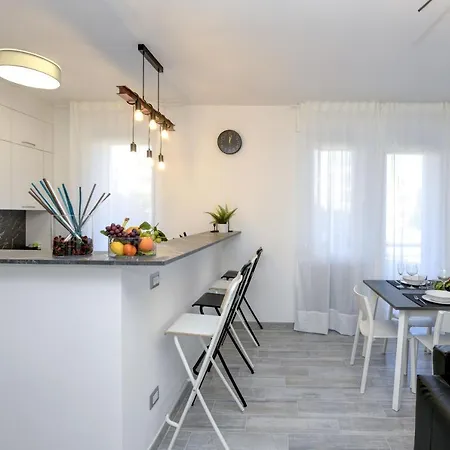 Virgo - Italian Homing Apartment